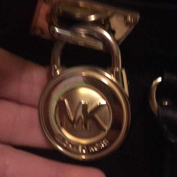 Michael Kors purse - Picture 5 of 7